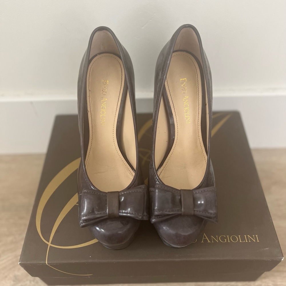 Enzo Angiolini Eabrettani Dark Grey Pumps